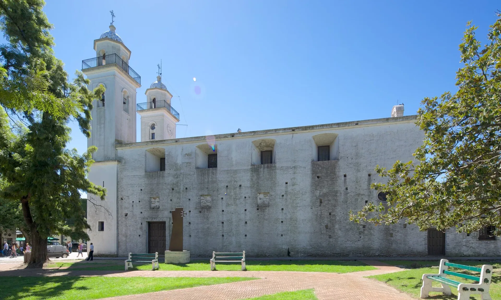 O Que Fazer Em Colônia Del Sacramento? | Vanlife Plaza De Armas Colonia Del Sacramento Uruguai